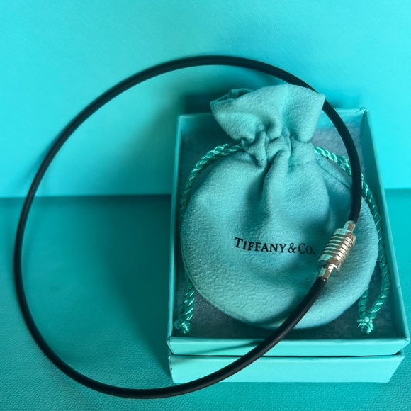 🌸🌸 Authentic Tiffany & Co. Paloma Picasso Groove Surfer Necklace - Picture 1 of 7
